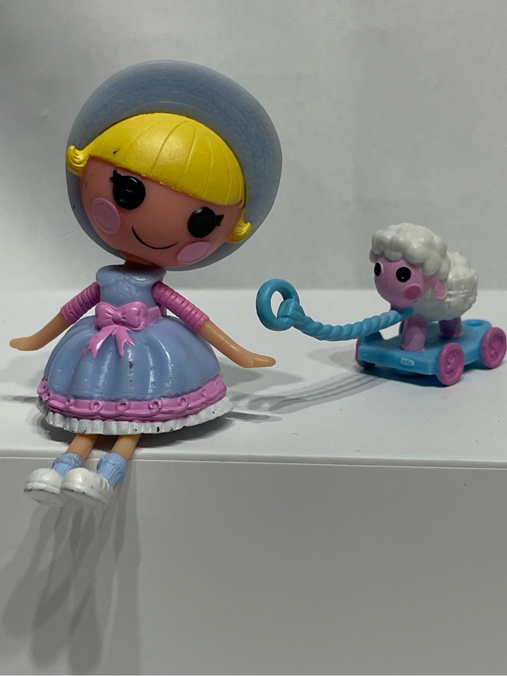 3.25” MGA Lalaloopsy Mini Little Bah Peep figure from Series 1 with Sheep